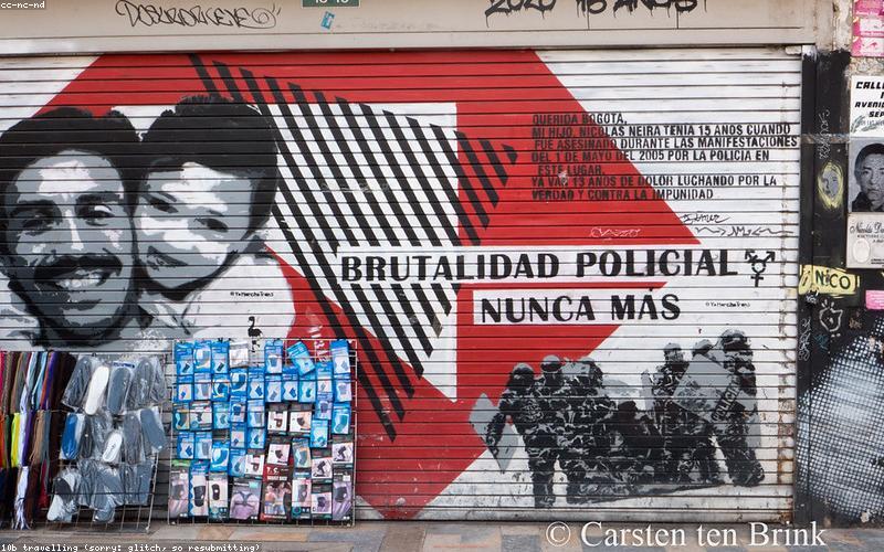 Avión en el aeropuerto de Bogota